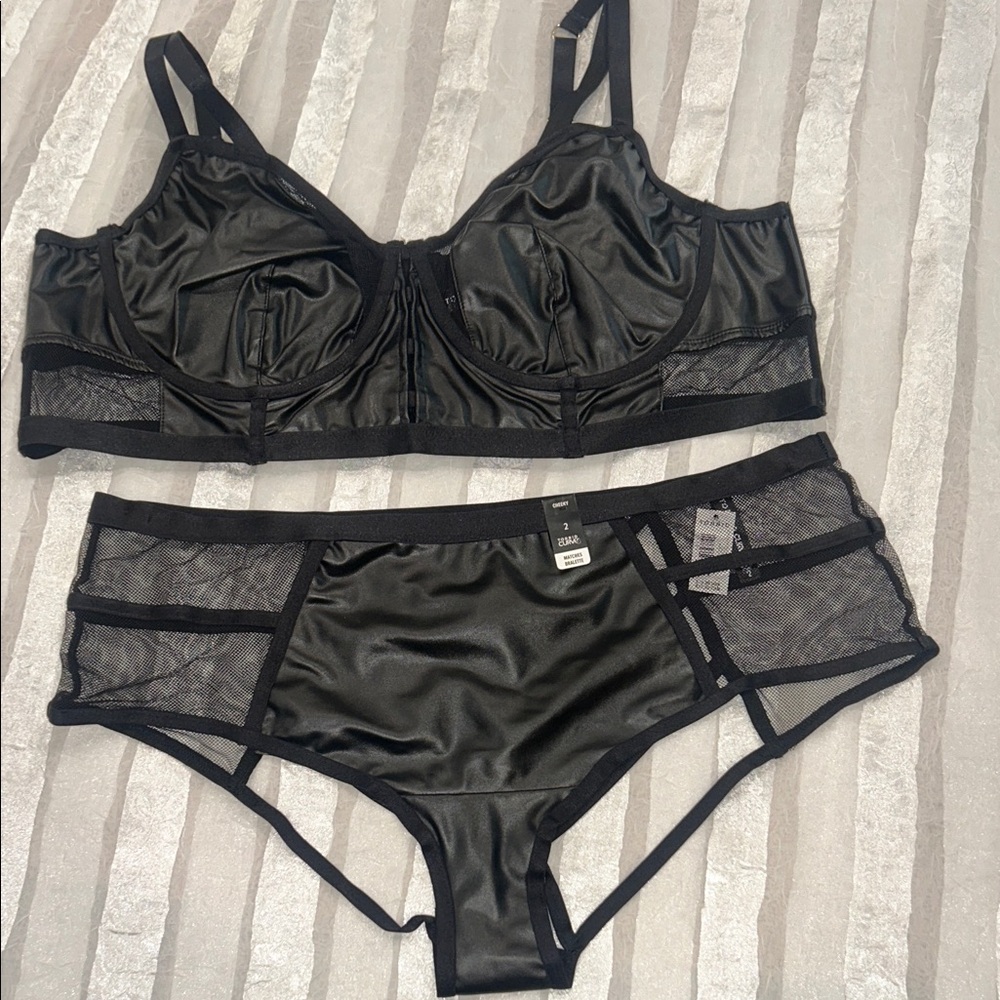 Torrid Black Sexy Leather Look Size 3 Bra and Cheeky Panties Set